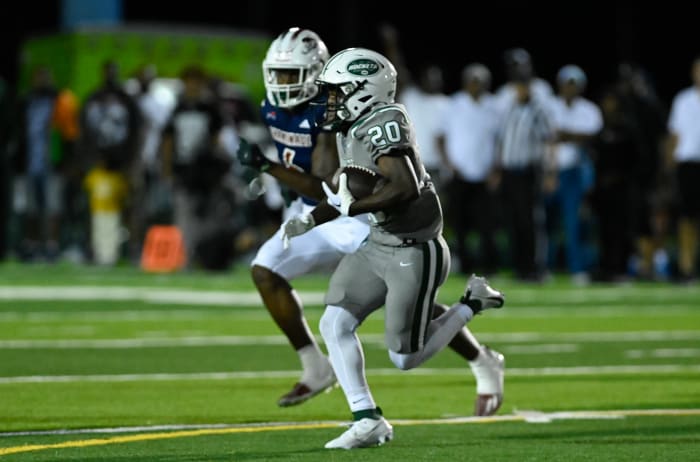 Chaminade-Madonna vs Miami Central Football - Robson Lopes - 08-26-20231058